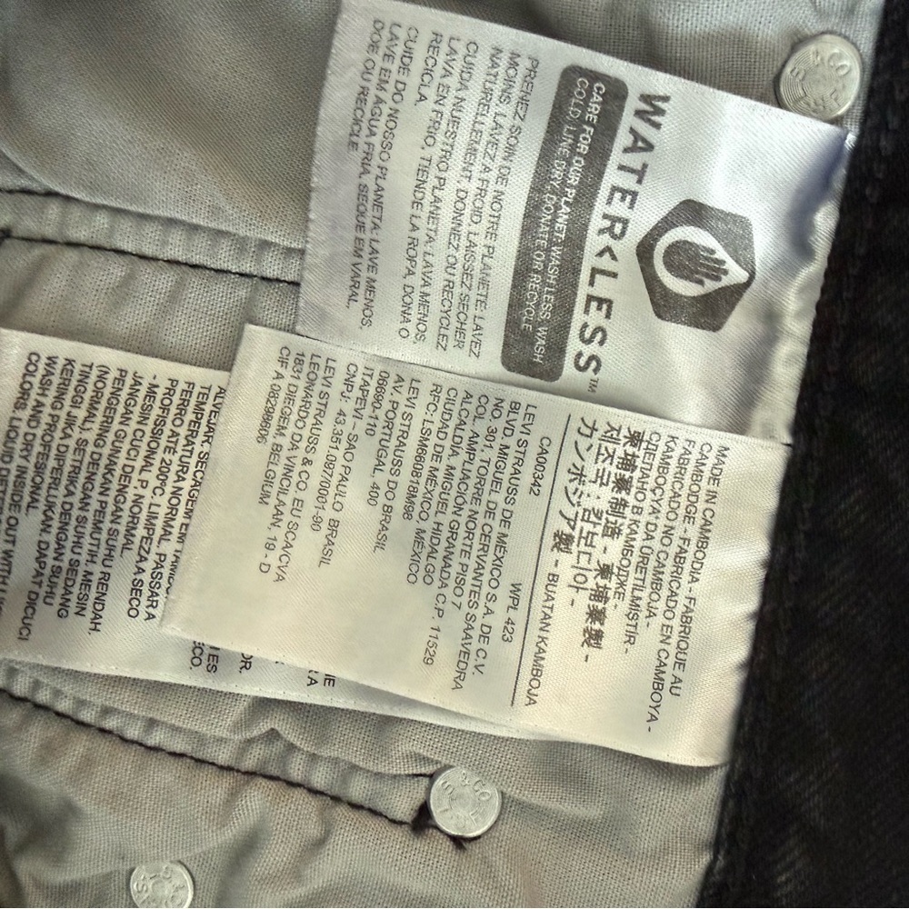 Levi's 501 Black Jean Shorts for Women Raw Hem 29 - Picture 5 of 6
